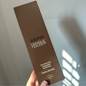 Skims x Tangle Teezer hair brush
